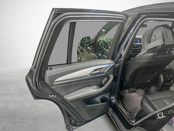 BMW iX3 18 of 30