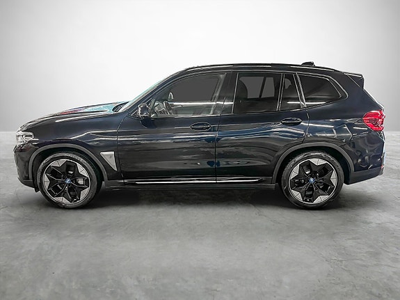 BMW iX3 2 of 30
