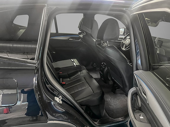 BMW iX3 23 of 30