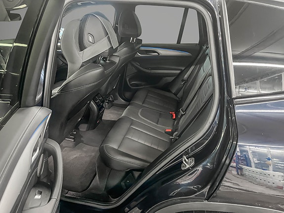 BMW iX3 19 of 30