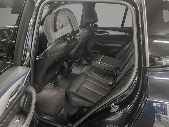 BMW iX3 20 of 30