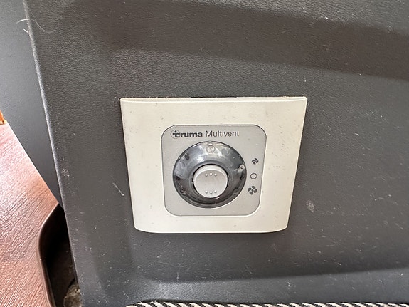 Carthago Chic C-Line I 58 XL // 3.0L-180Hk-Aut // Hydrauliske labber // AC // Solcelle // Markise // Gassalarm // 2x TV // Ryggekamera 24 of 30