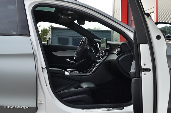 Mercedes-Benz C43 14 of 30