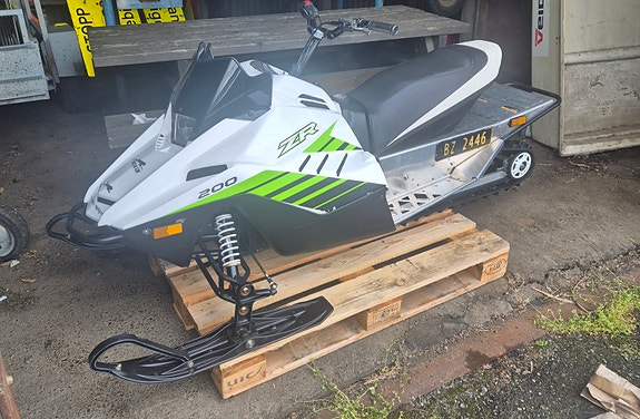 Arctic-cat ZR 200 3 of 3