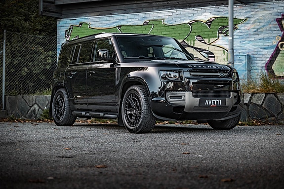 Land Rover Defender 110 3 of 10