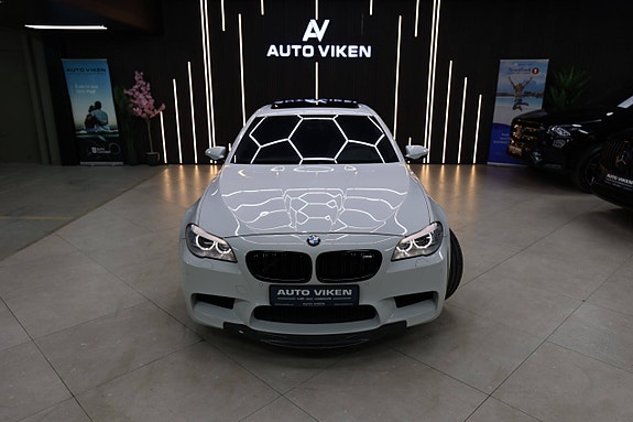 BMW M5 11 of 30