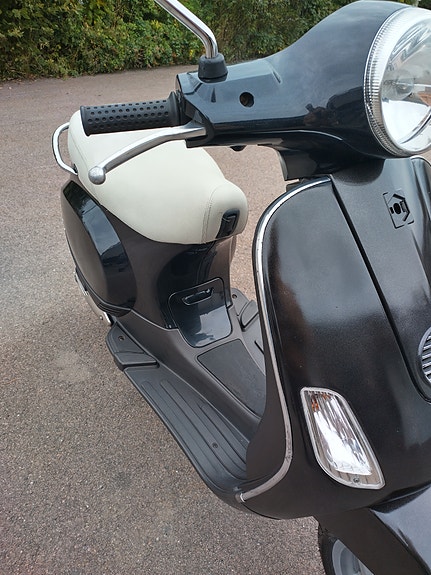 Vespa LX 50 5 of 11