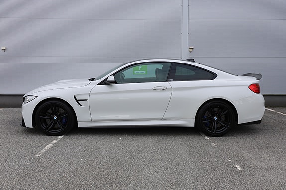 BMW M4 3 of 30