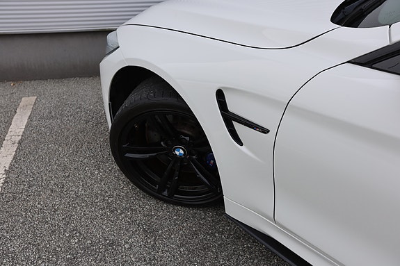 BMW M4 6 of 30