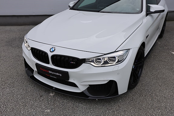BMW M4 2 of 30