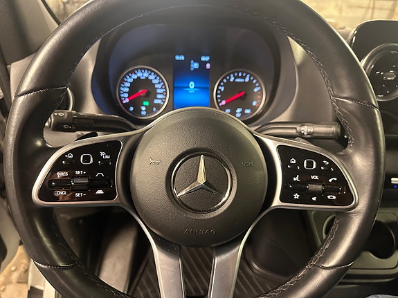 Mercedes-Benz Sprinter 319 24 of 30
