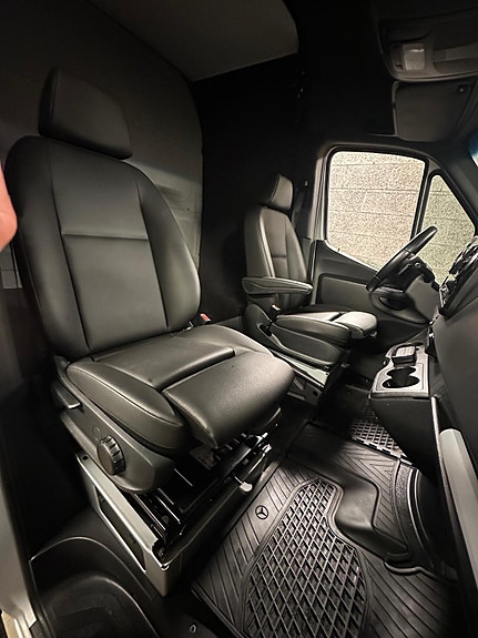 Mercedes-Benz Sprinter 319 18 of 30