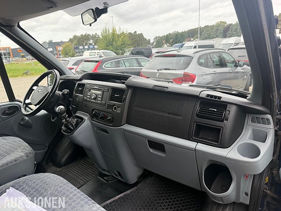 Ford Transit 11 of 30