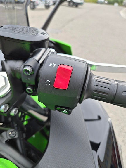 Kawasaki Ninja 500 3 of 8