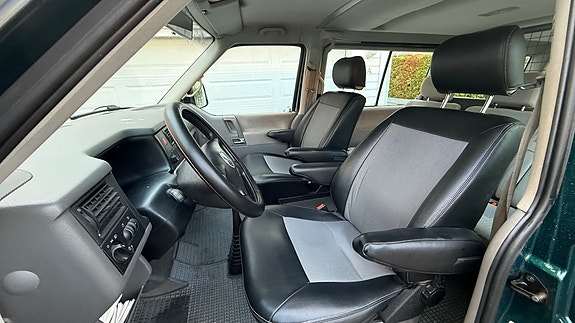 Volkswagen Caravelle 15 of 28