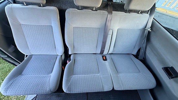 Volkswagen Caravelle 17 of 28