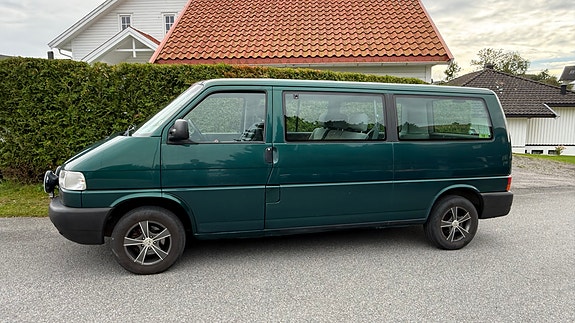 Volkswagen Caravelle 7 of 28