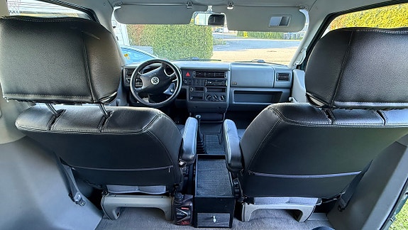 Volkswagen Caravelle 13 of 28