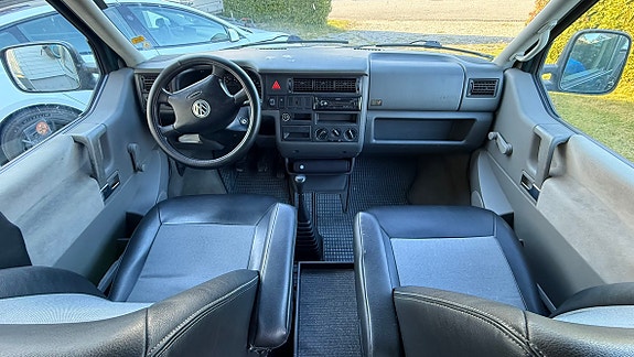 Volkswagen Caravelle 11 of 28
