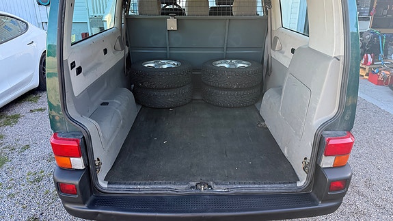 Volkswagen Caravelle 22 of 28