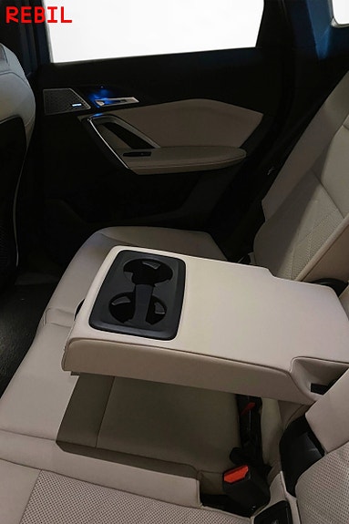 BMW iX1 18 of 21