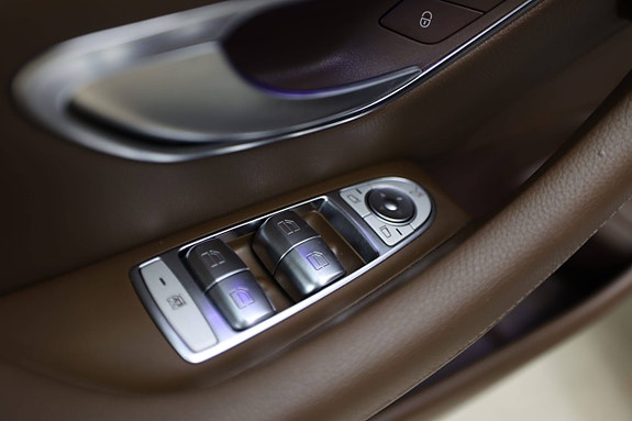 Mercedes-Benz E220 d 24 of 30