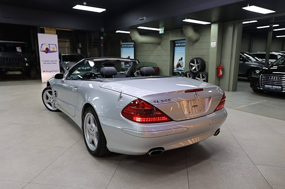 Mercedes-Benz SL500 6 of 30