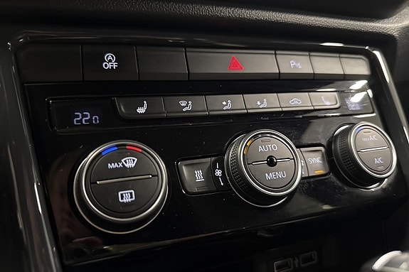 Volkswagen T-Roc 15 of 24