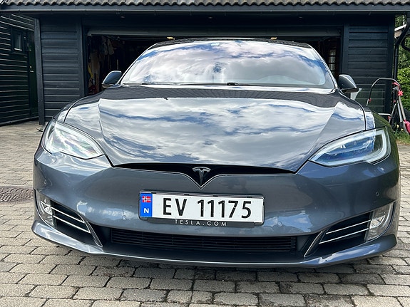 Tesla Model S 10 of 30