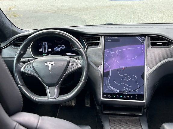 Tesla Model S 17 of 30