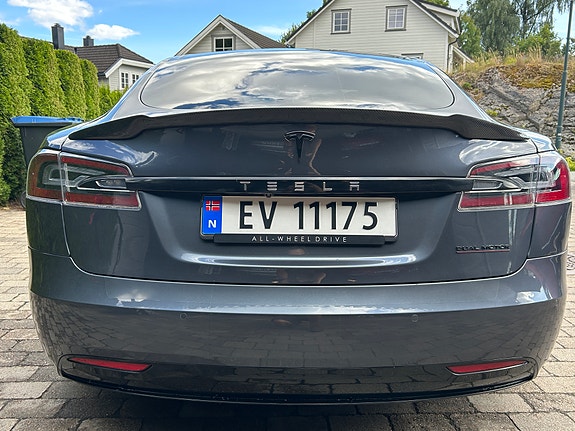 Tesla Model S 13 of 30