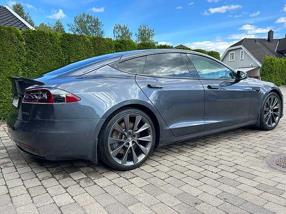 Tesla Model S 12 of 30