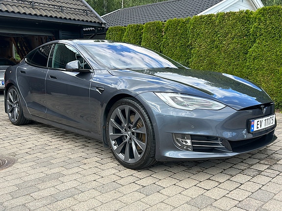 Tesla Model S 11 of 30