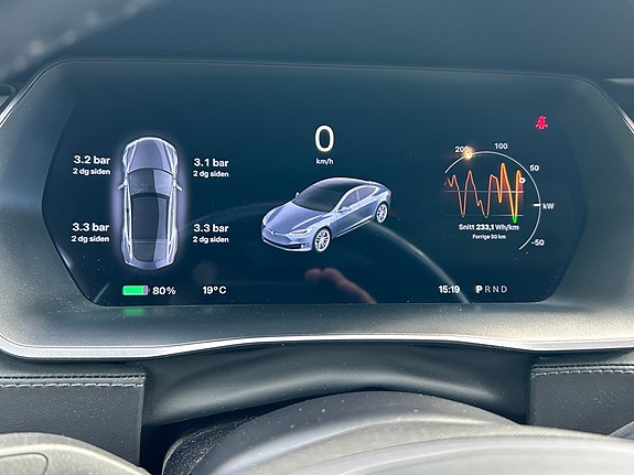 Tesla Model S 19 of 30