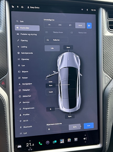 Tesla Model S 20 of 30