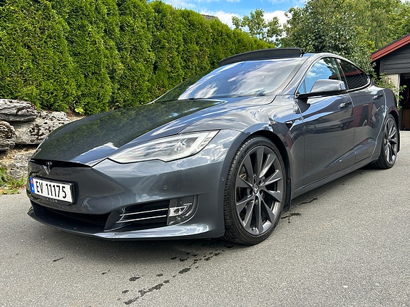 Tesla Model S 7 of 30