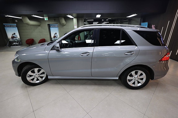 Mercedes-Benz ML250 13 of 30