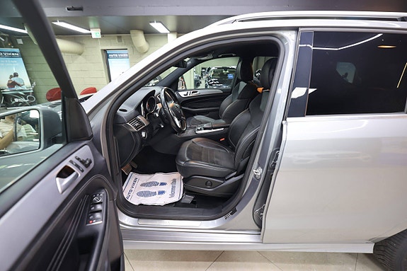 Mercedes-Benz ML250 26 of 30