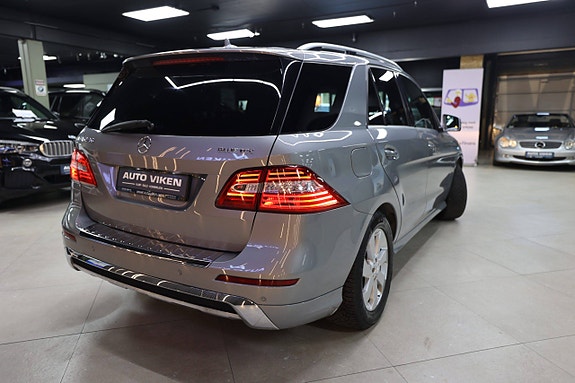 Mercedes-Benz ML250 8 of 30