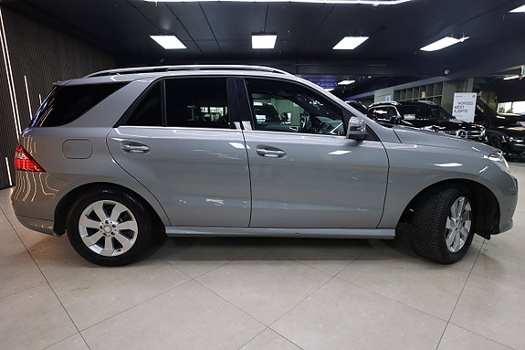 Mercedes-Benz ML250 9 of 30