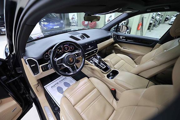 Porsche Cayenne 27 of 30