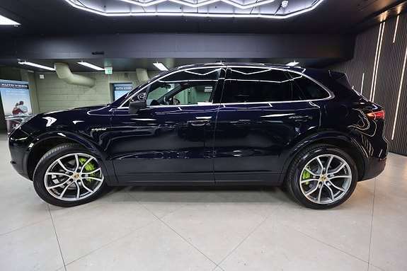 Porsche Cayenne 5 of 30