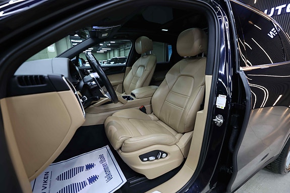 Porsche Cayenne 28 of 30