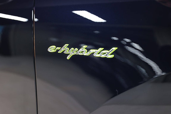 Porsche Cayenne 21 of 30