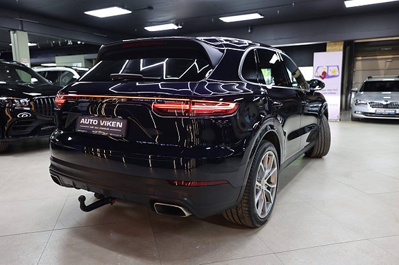 Porsche Cayenne 8 of 30