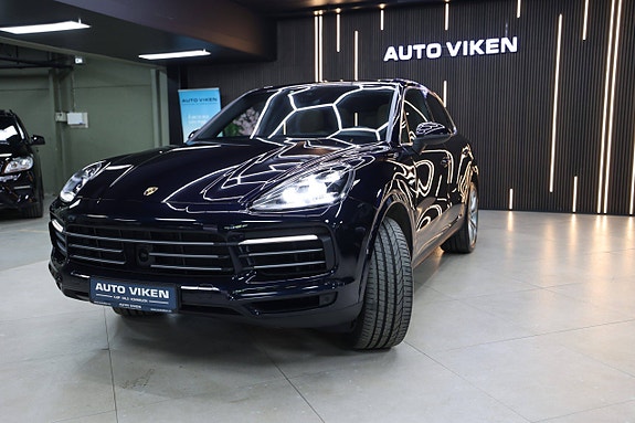 Porsche Cayenne 4 of 30