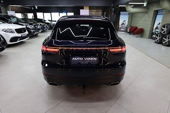 Porsche Cayenne 16 of 30