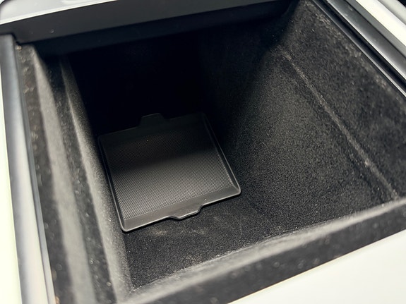 Tesla Model 3 18 of 27