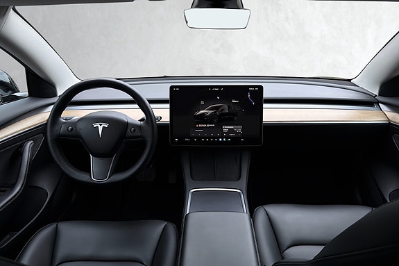 Tesla Model 3 6 of 27