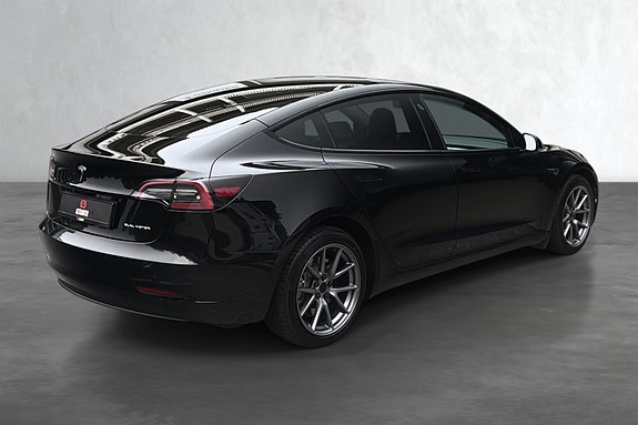 Tesla Model 3 5 of 27